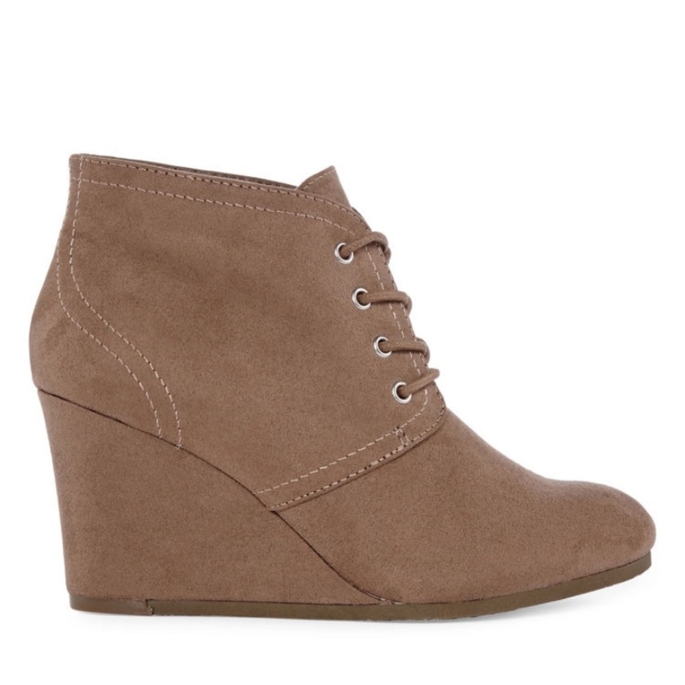 Arizona Jeans | Wedge Heel Lace Up Booties NWT - Picture 2 of 7